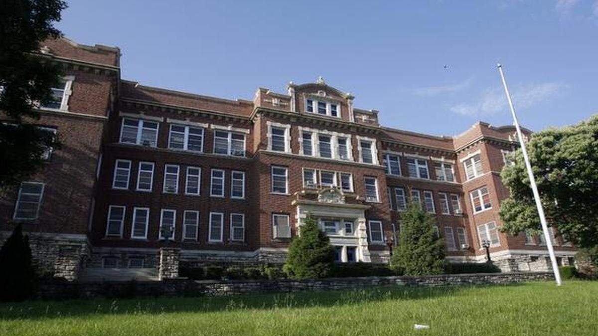 
Westport High School, 315 E. 39th St.
