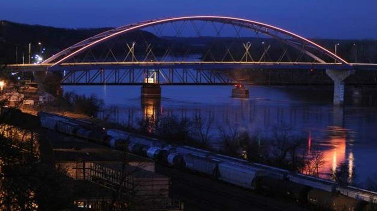 
The Amelia Earhart Memorial Bridge in Atchison.
