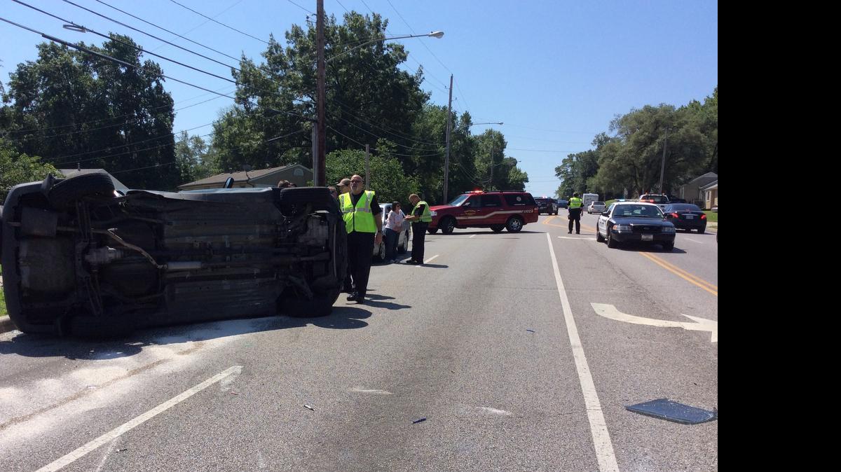 
Raytown police are seeking witnesses of a rollover vehicle accident late Tuesday morning.

