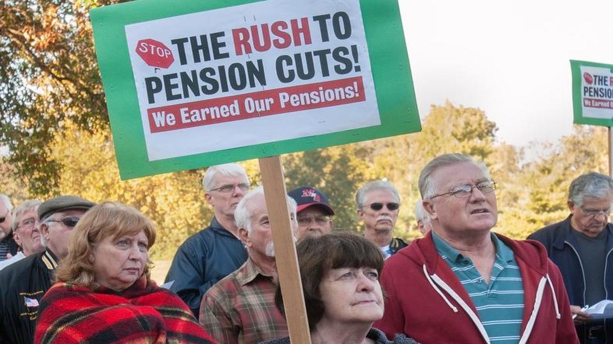 A plan to cut Teamster pension benefits drew opposition Saturday at a rally at Local 41 headquarters.