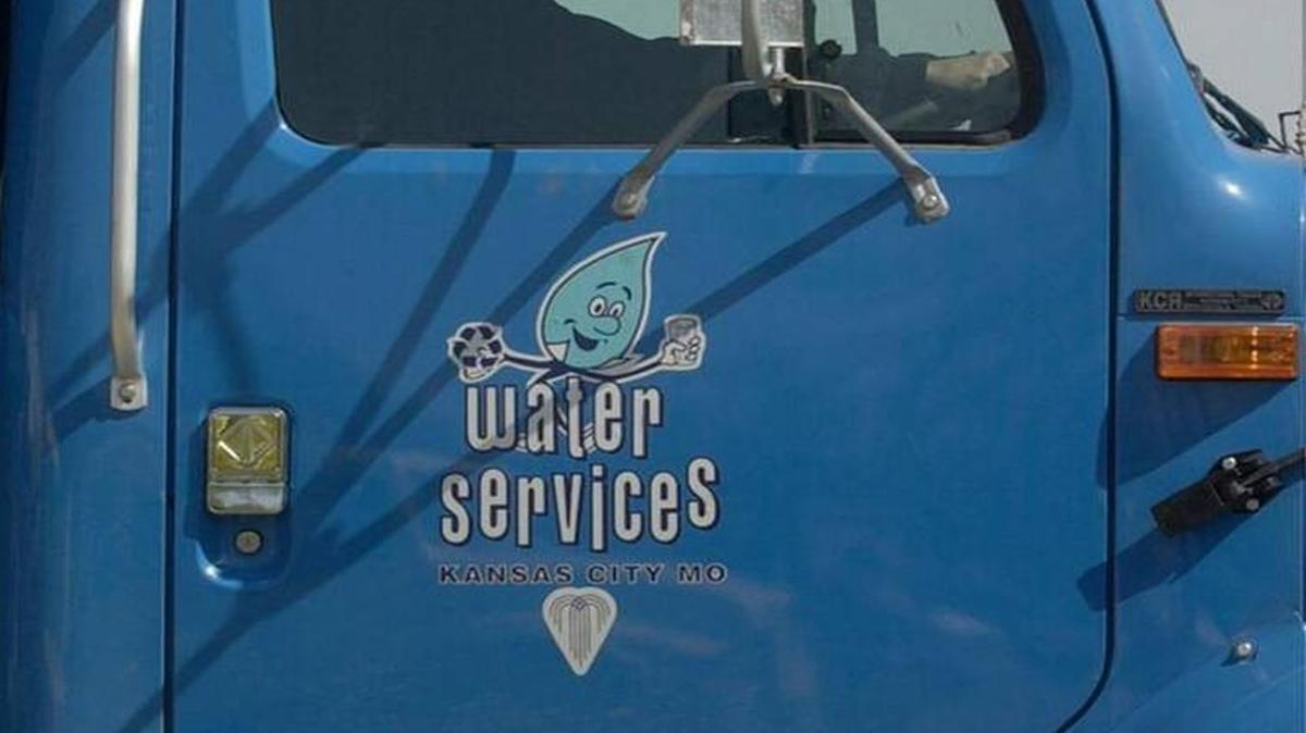 A broken water valve could cause a big traffic tie-up Thursday evening and Friday morning in Kansas City. The valve is near East 63rd Street and Interstate 435.
