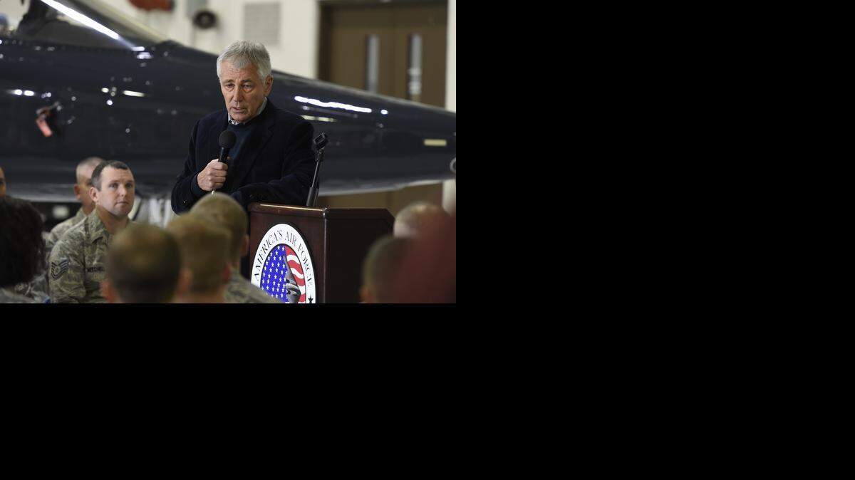 
Chuck Hagel, the outgoing U.S. defense secretary, met with service members Tuesday at Whiteman Air Force Base near Knob Noster, Mo.
