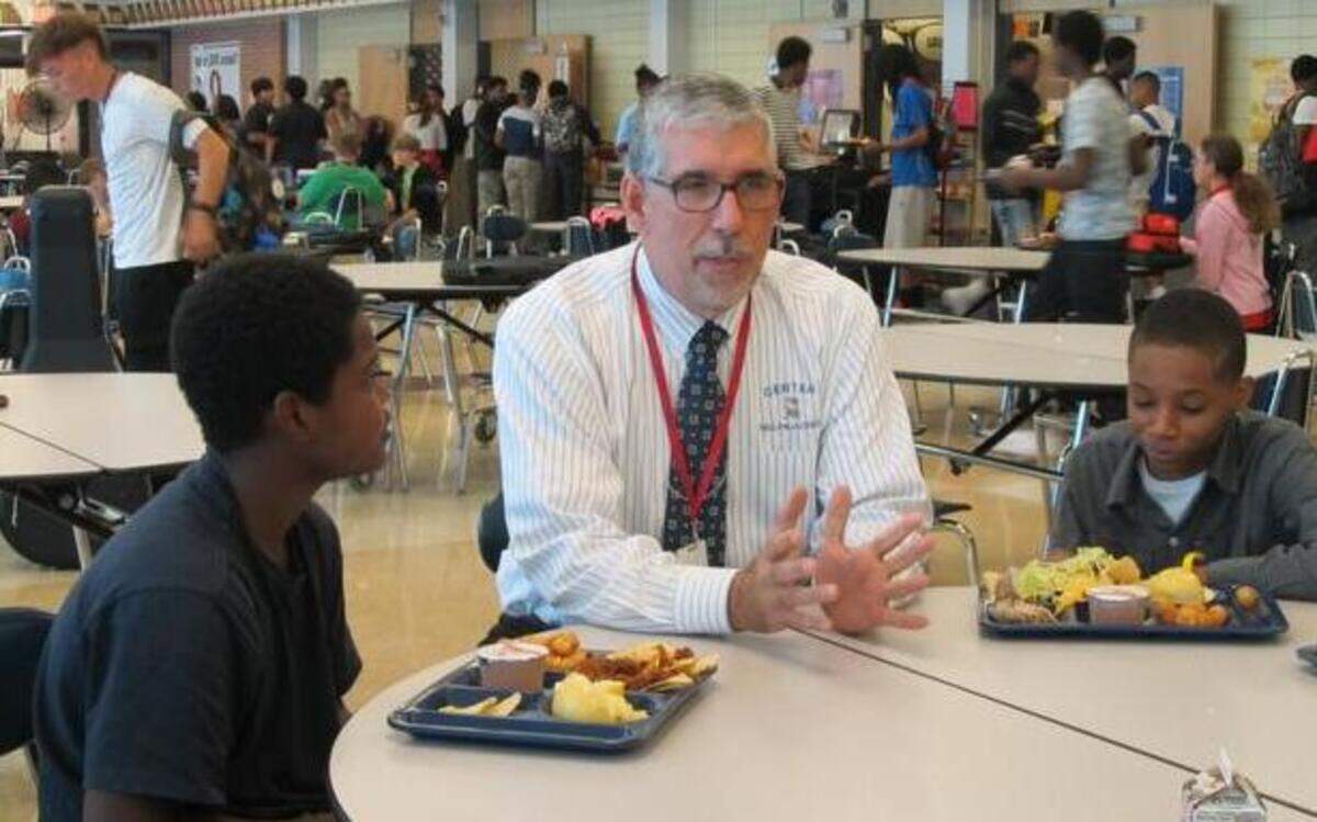 
Center School District Superintendent David Leone talked with Center High ninth-graders Foyce Strickland (right) and Ivan Simmons (left) in November.
