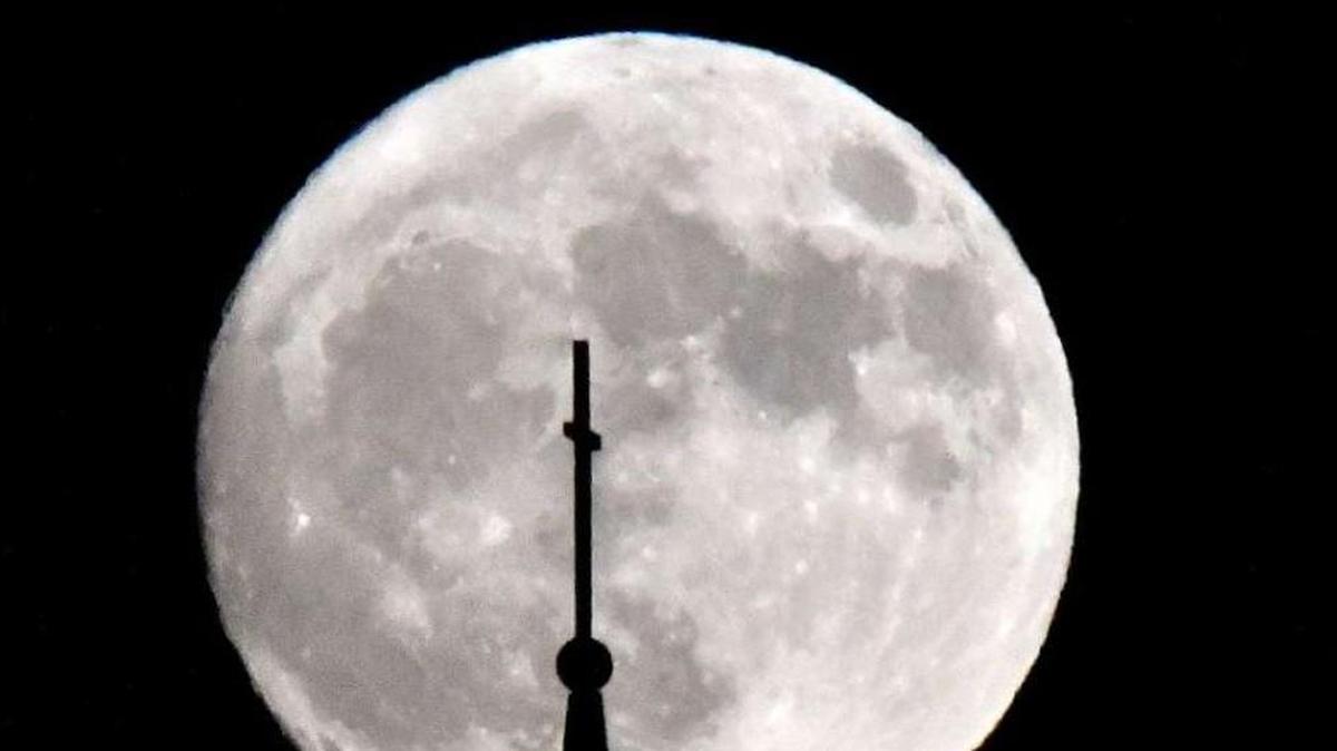 A file photo shows a supermoon from Kansas City in 2017.