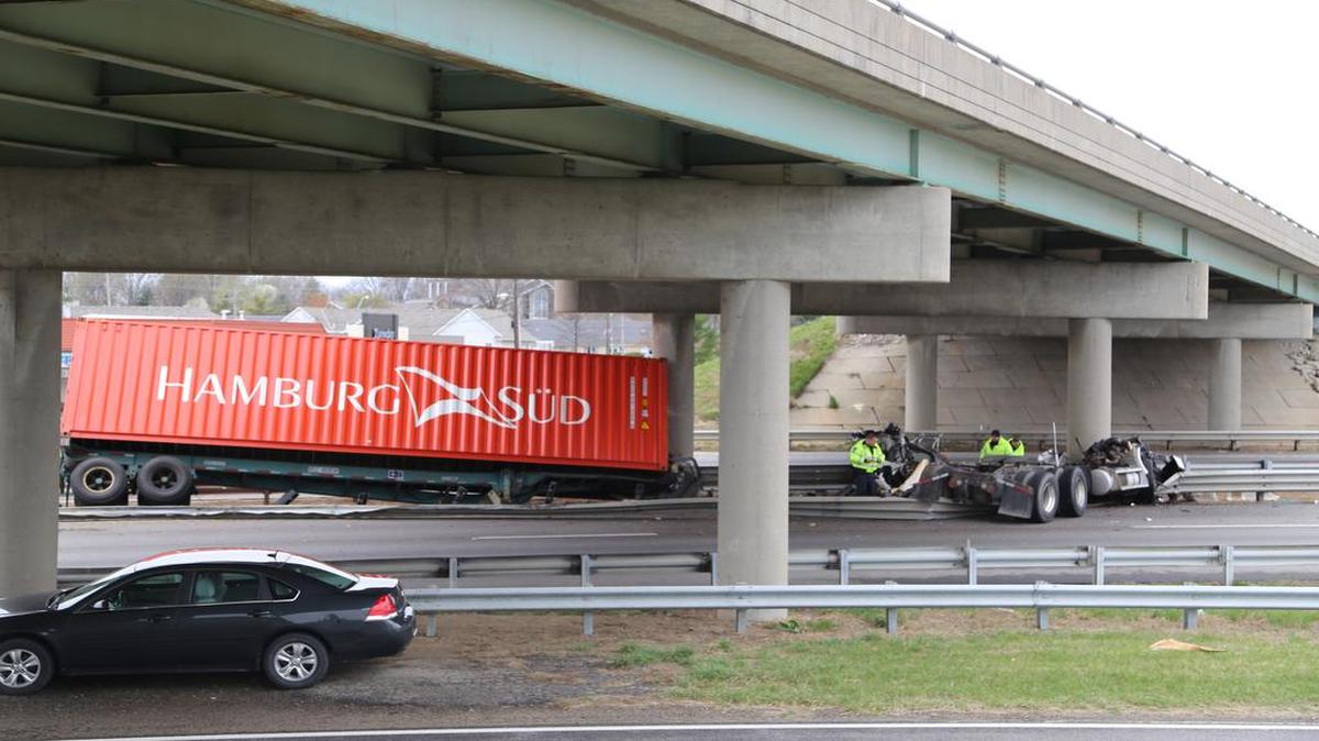 The overpass for O’Brien Street over U.S. 50 in Lee’s Summit closed Thursday while officials inspected it for damage after a semi ran into a bridge pylon in an accident that killed the driver.