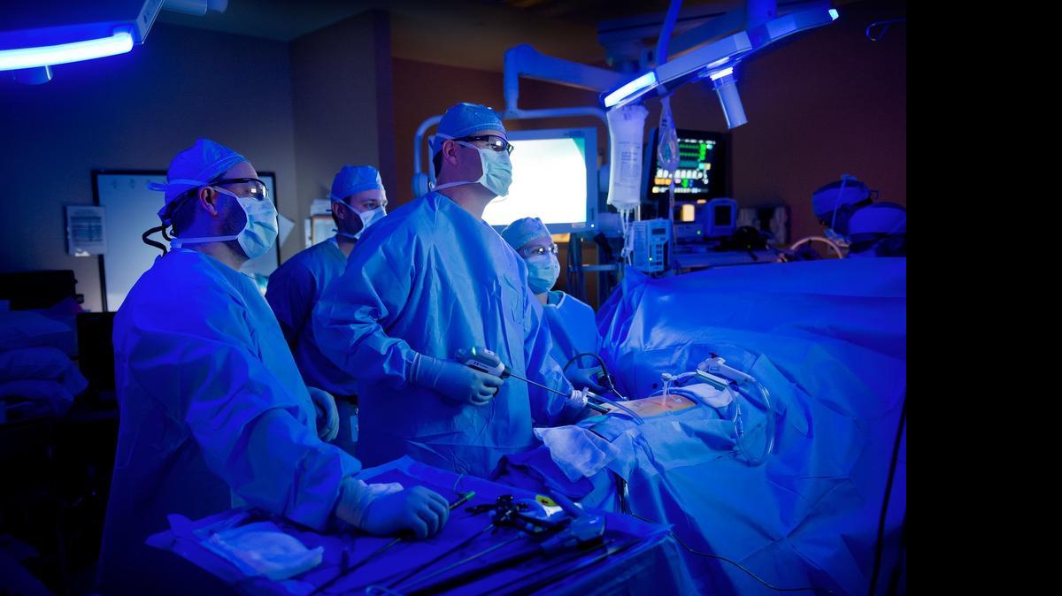 
Twelve medical specialty programs at University of Kansas Hospital and seven at St. Luke’s Hospital were ranked among the best in the nation by U.S. News. Above, surgeons perform a kidney transplant at KU Hospital.
