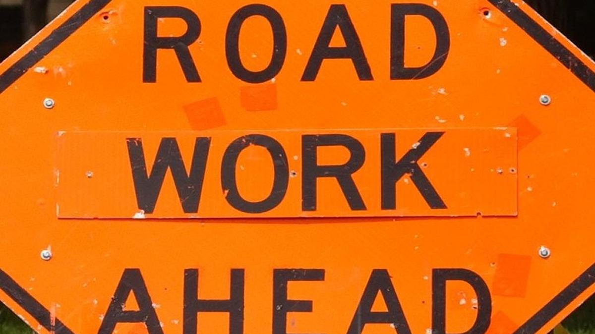 Eastbound Interstate 670 on the south side of Kansas City’s downtown loop will close overnight so that crews can do last-minute work and remove traffic controls on the highway for the Grand Boulevard bridge project.