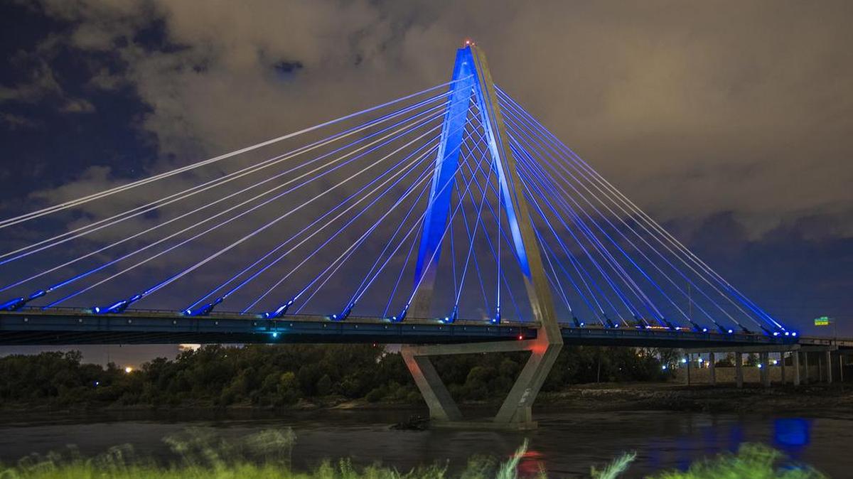 Crews will close various northbound lanes of the Bond Bridge for several days at a time to make expansion joint repairs to the bridge over the Missouri River. The work begins Monday. 