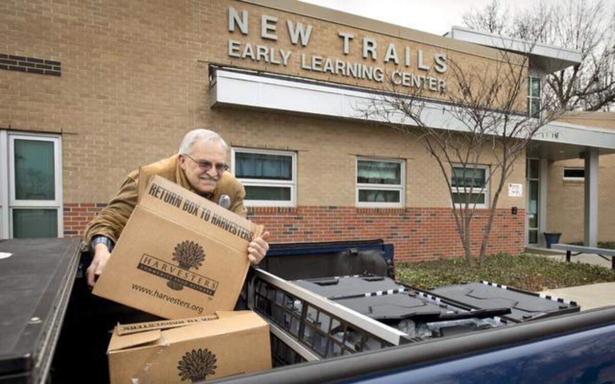 
Volunteer Rex Block delivered BackSnacks to New Trails Early Learning Center, 6325 Hunter St. in Raytown. Block had picked up the food at the Raytown Emergency Assistance Program, 9300 E. 75th St.
