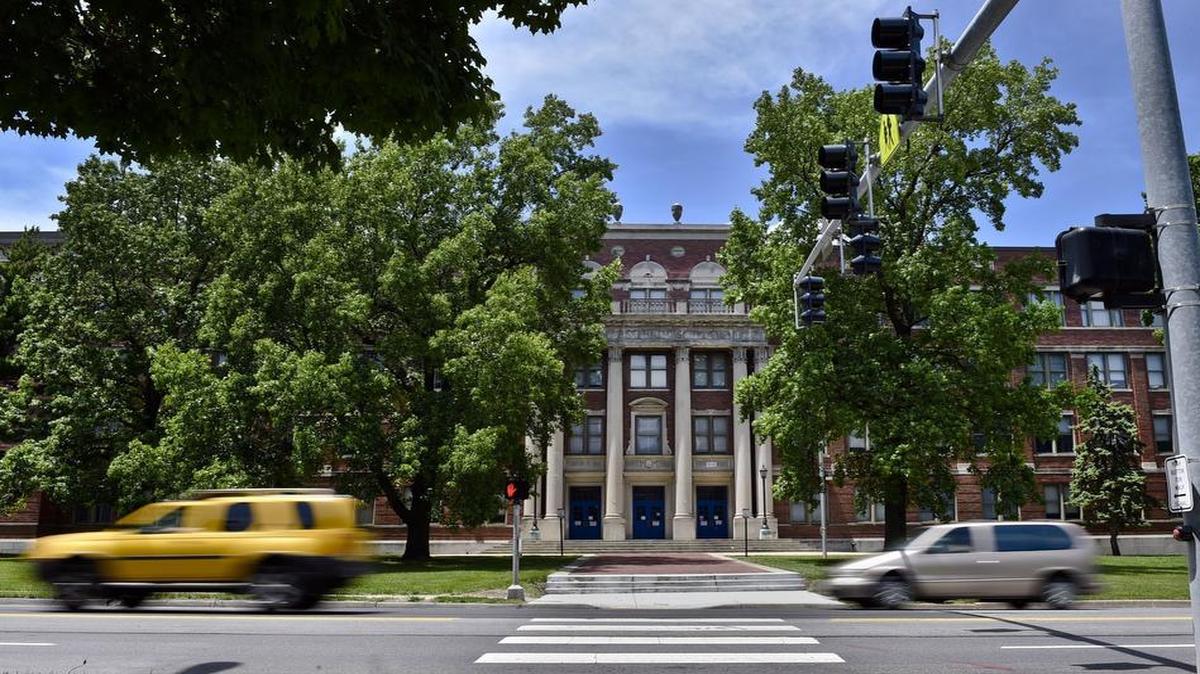 
Supporters of the charter Academie Lafayette hope to run a high school at Kansas City’s Southwest high school (pictured) for charter and district students. Currently operating as the Southwest Early College Campus, the Kansas City district school is at 6512 Wornall Road.
