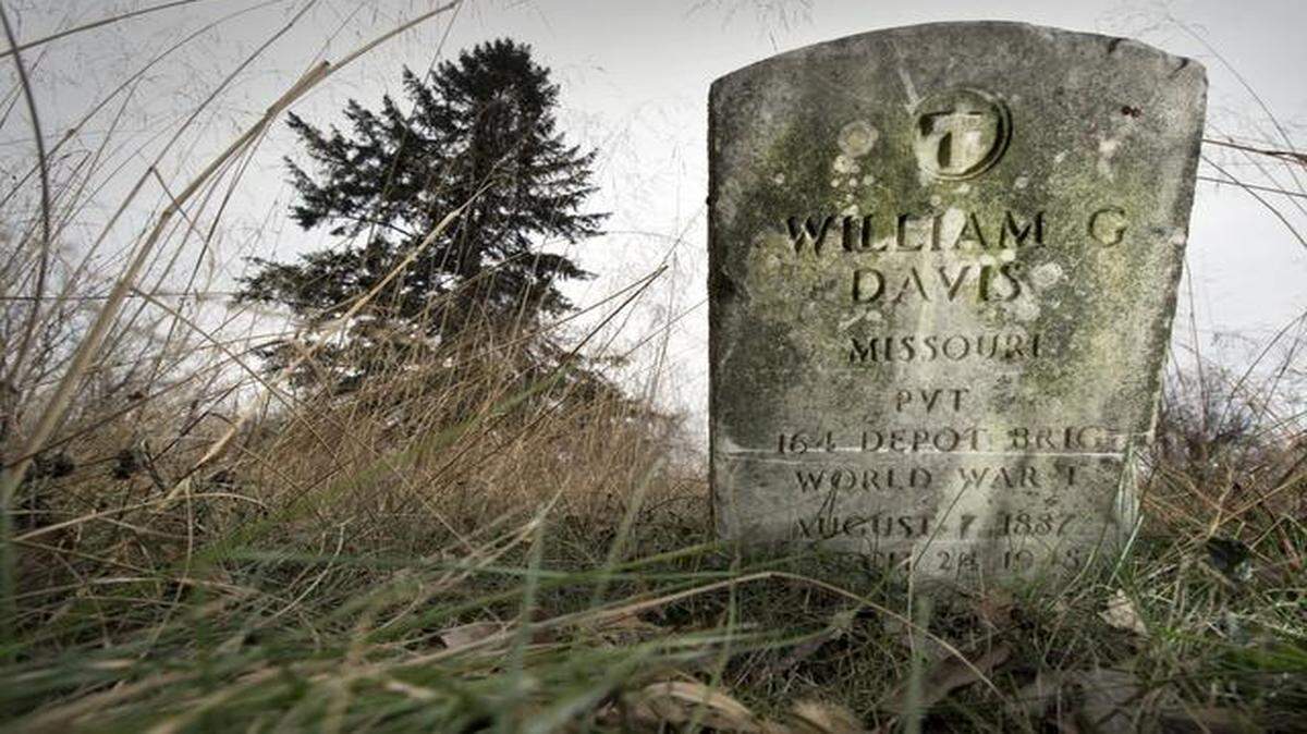 
At Highland Cemetery in unincorporated Jackson County on Friday, weeds surrounded the grave marker of World War I veteran William Davis.
