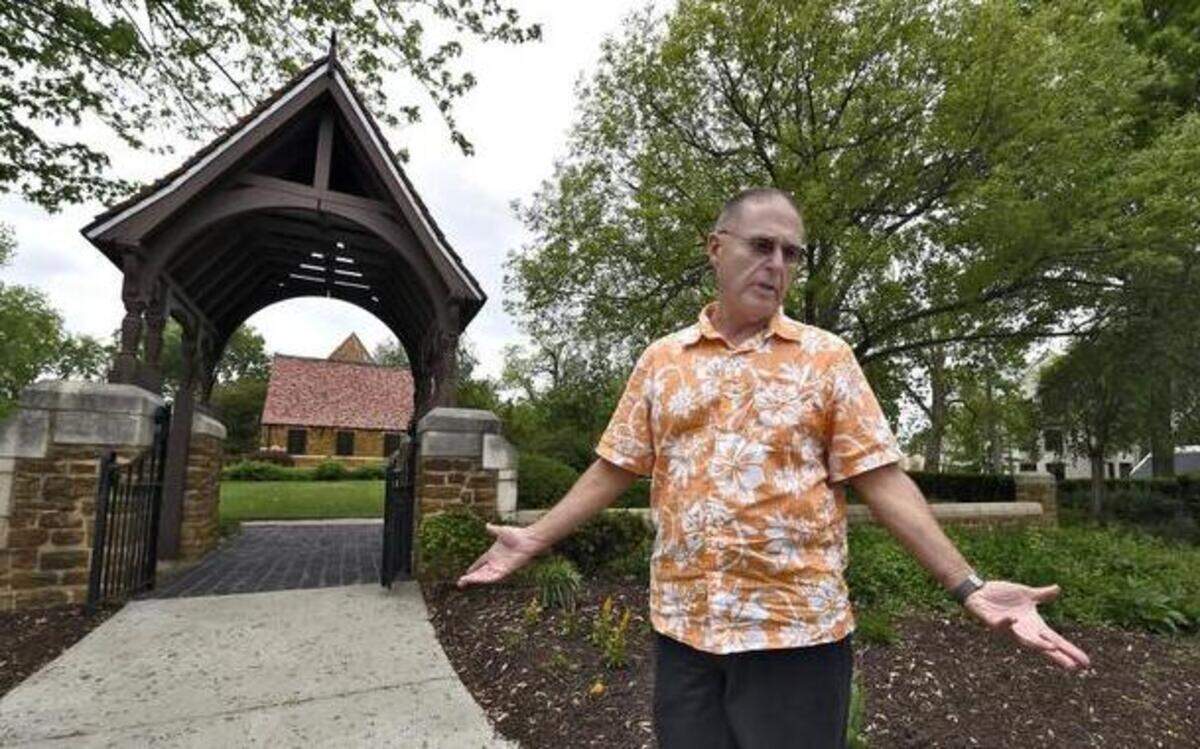 
On Saturday, the Rev. Ira DeSpain will lead about three dozen couples in a renewal of their wedding vows outside Osborne Memorial Chapel at Baker University.
