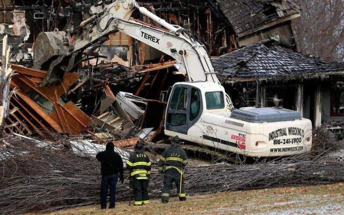 Photo gallery: South Kansas City blaze takes a life | Kansas City Star