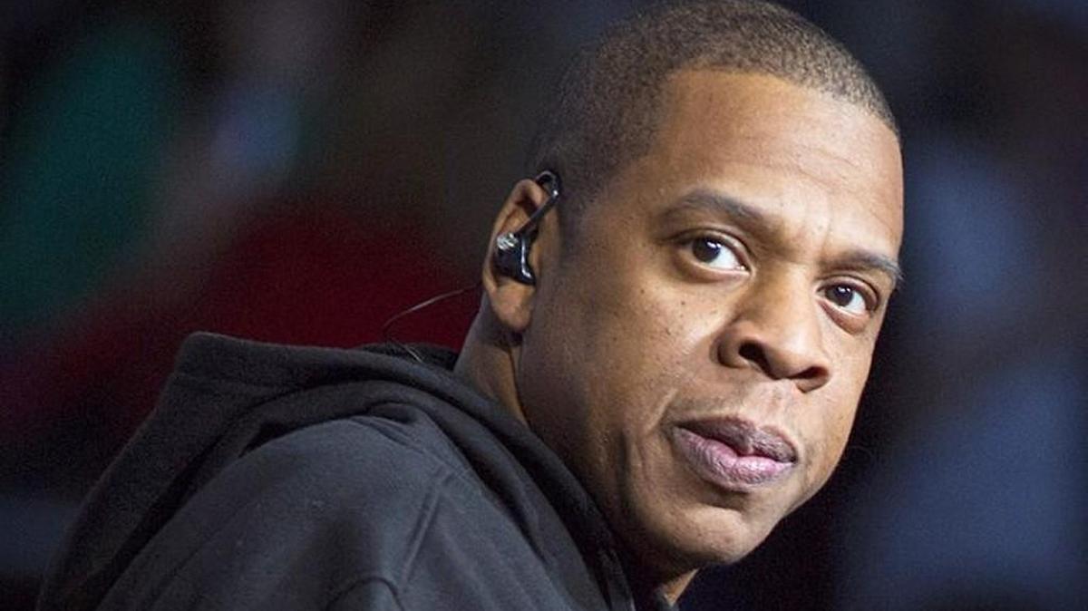 George Zimmerman has threatened Jay-Z over a Trayvon Martin documentary the rapper is making, and now Snoop Dogg has threatened Zimmerman.