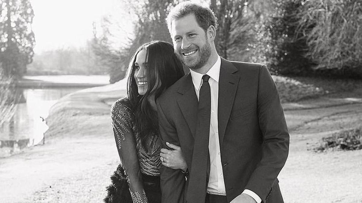 Two official engagement portraits of Prince Harry and Meghan Markle were so popular with fans that Kensington Palace released a third photo just hours later. Looks like there’s a new star in the royal family.