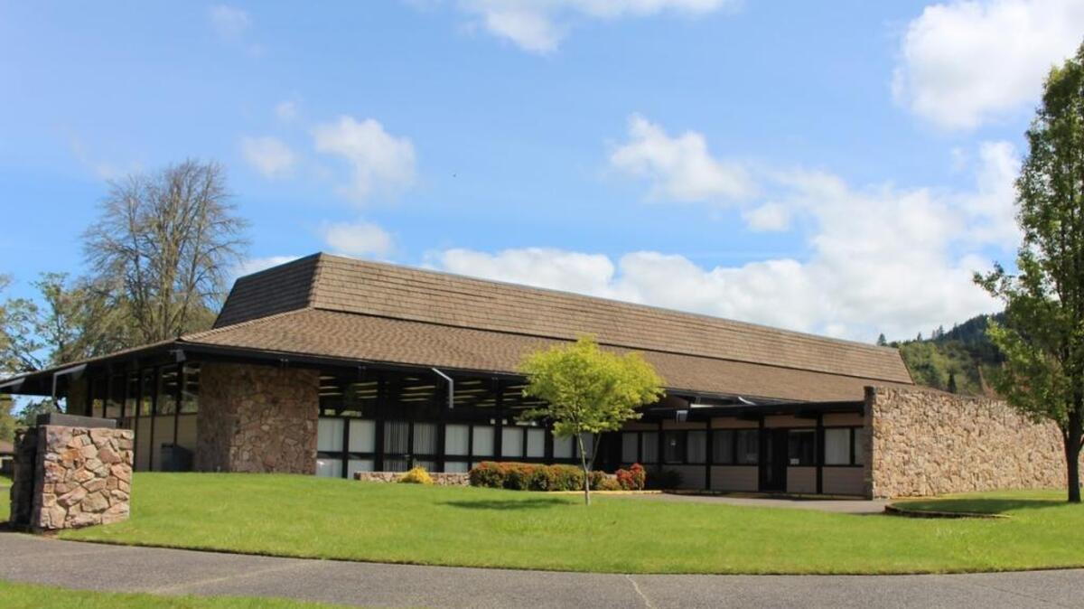 
Fire officials report active shooter at community college in southwest Oregon city of Roseburg. 
