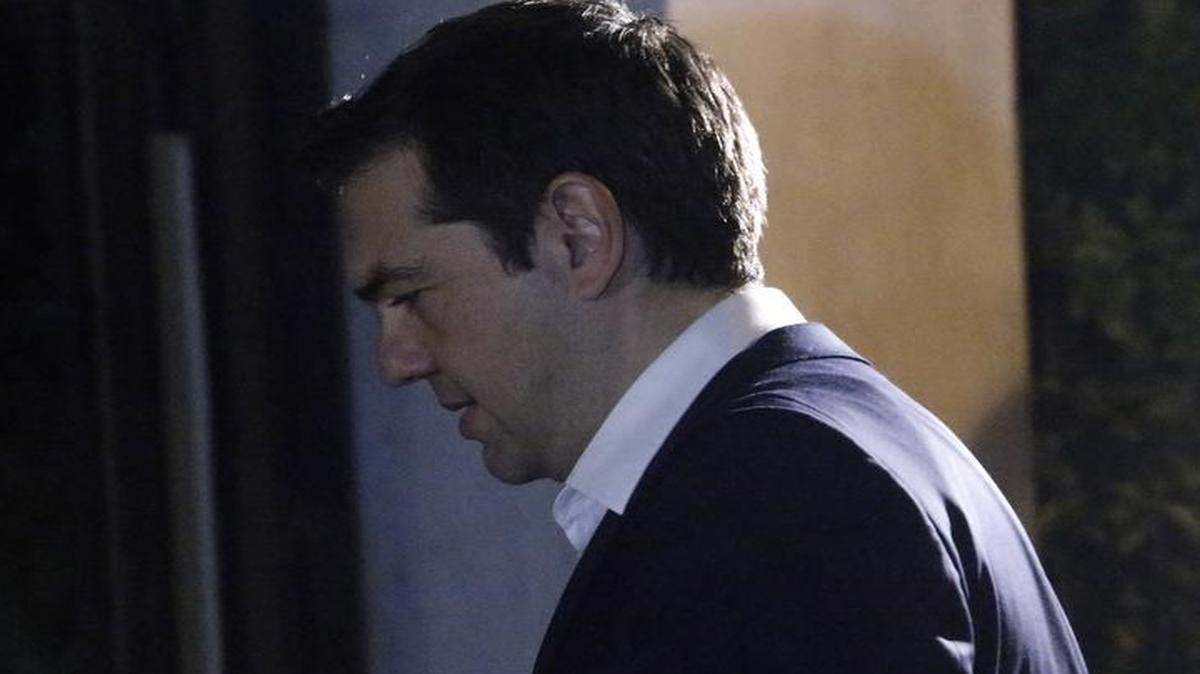 
Prime Minister Alexis Tsipras of Greece left the presidential palace Wednesday after his meeting with President Prokopis Pavlopoulos in Athens.
