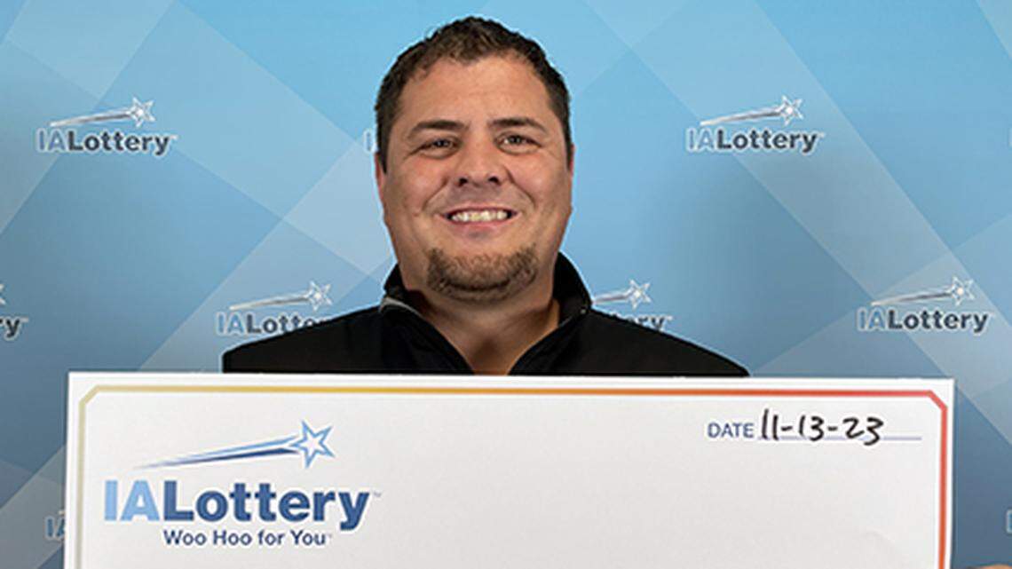 Robert Hurst with his oversized check.