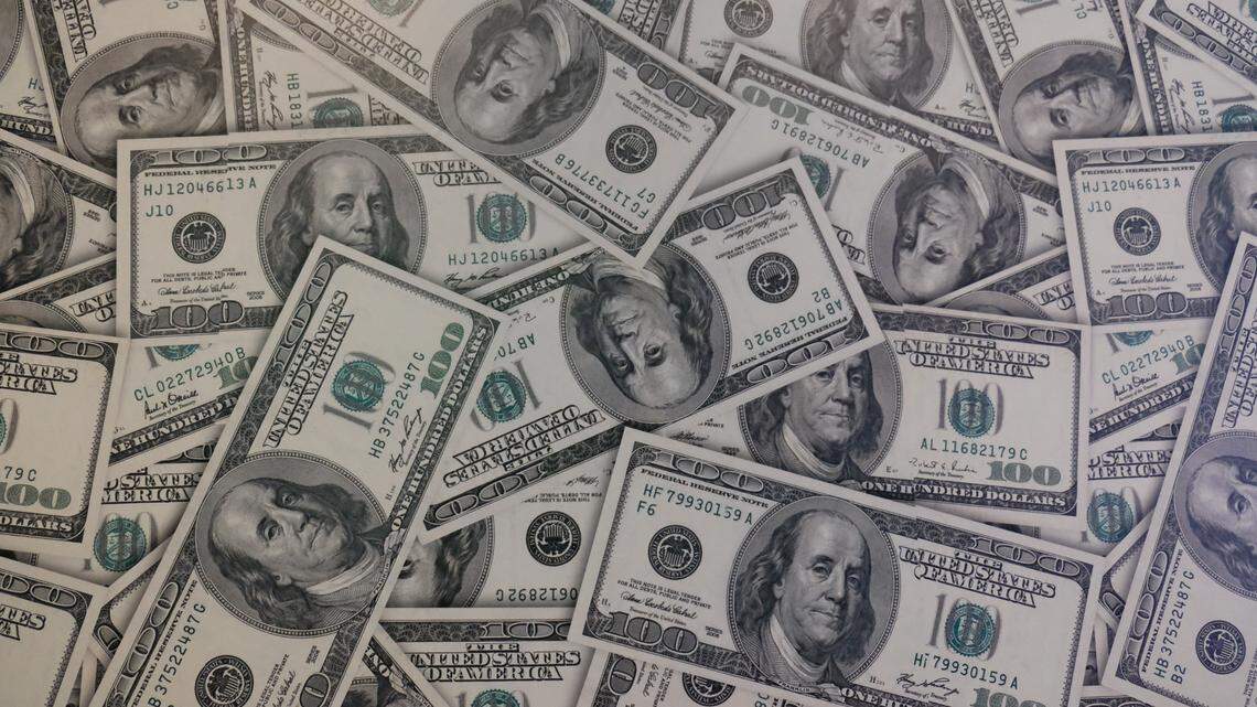 80-year-old grandma wins big lottery prize — and credits lucky plant from her boyfriend