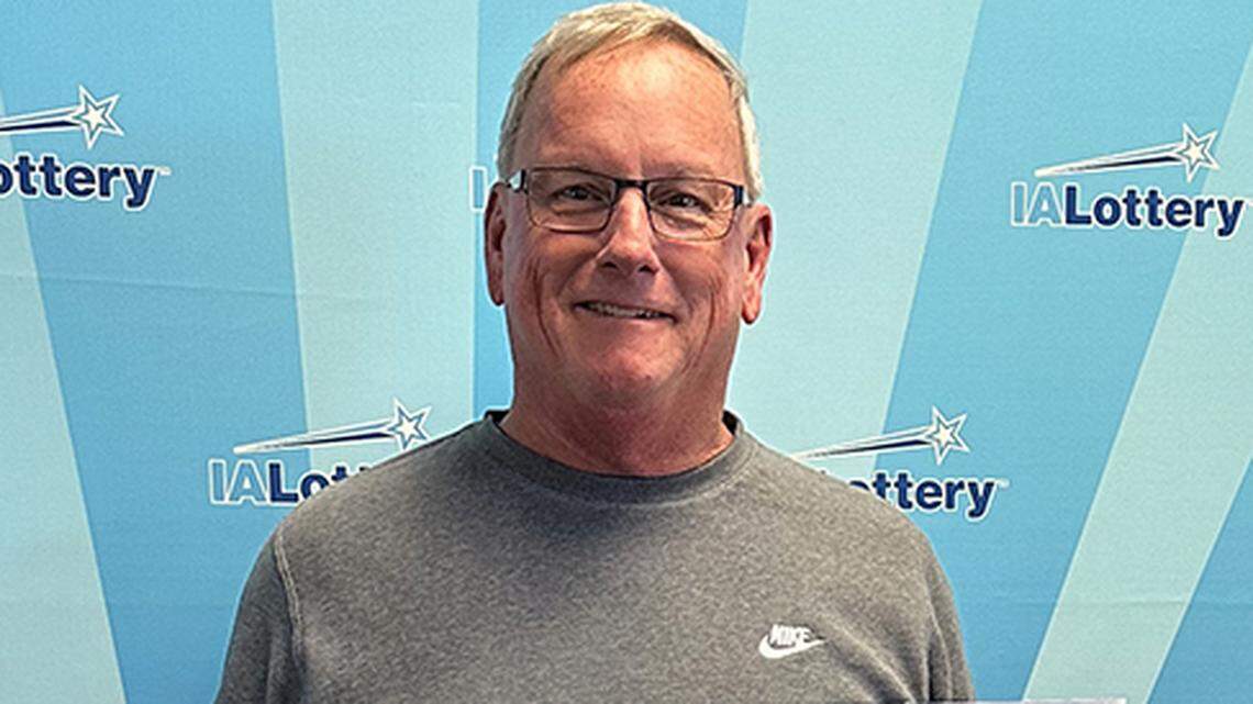 David Holverson won the top prize in the Iowa Lottery’s $30,000 Crossword game.