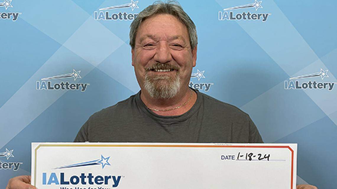 Douglas Langenwalter won $500,000 playing the Iowa Lottery’s $500,000 CA$H scratch-off game.