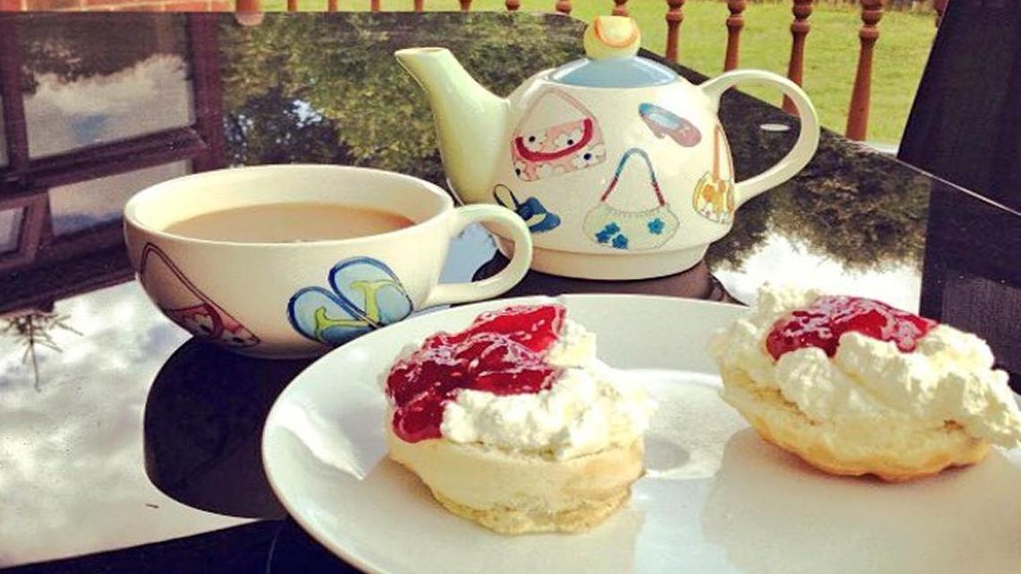 “Pot of tea for one, with scones, cream & jam, whilst enjoying the afternoon sunshine.” Photos like this on the Rate My Tea Facebook page and Twitter account have tea lovers around the world rating strangers’ skills with the brew.