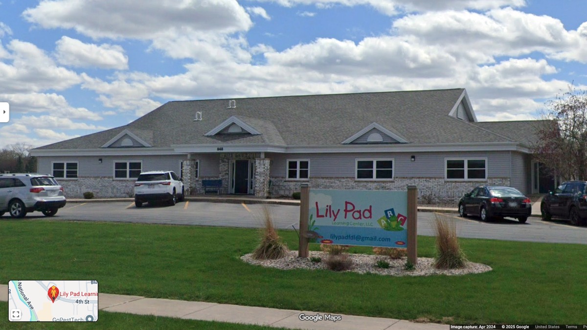 A worker at Lily Pad Day Care in Fond du Lac is accused of breaking a baby’s arm.