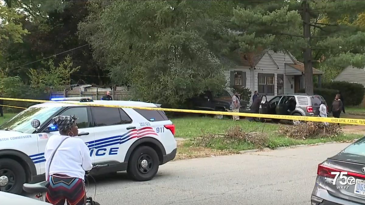 A loose dog fatally attacked a 4-year-old boy playing in his grandma’s backyard, Michigan cops say.