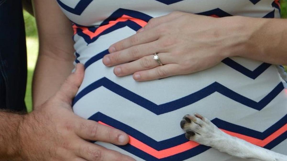 This photo of Atalia Garcia’s pregnancy photo shoot has gone viral since Atalia posted it in late July.