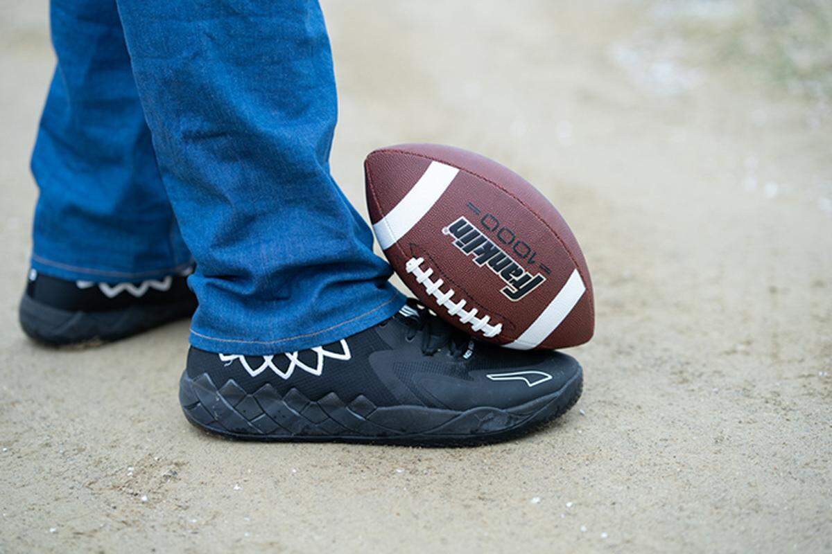 Eric Kilburn Jr. wears a size 23 shoe, Guinness says.