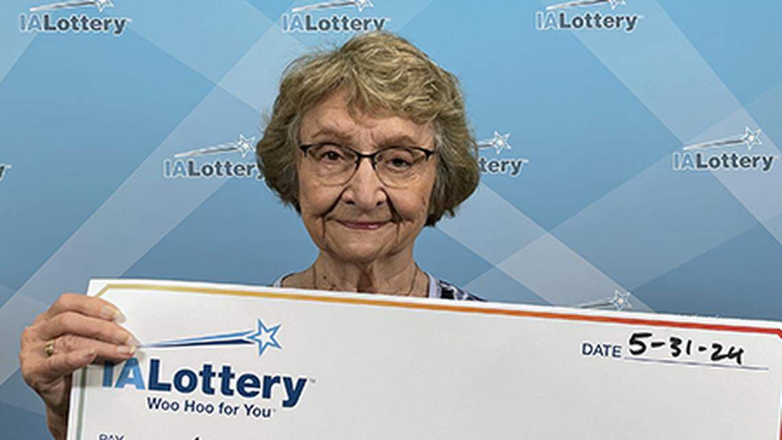 Alice Risden won a jackpot prize playing the $30,000 Crossword scratch-off game.