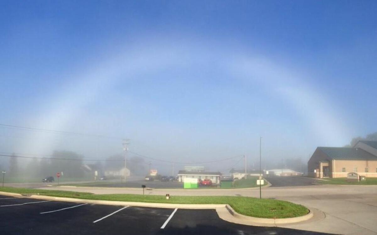 Missouri photographer Tammi Elbert came across a very unusual rainbow this week.