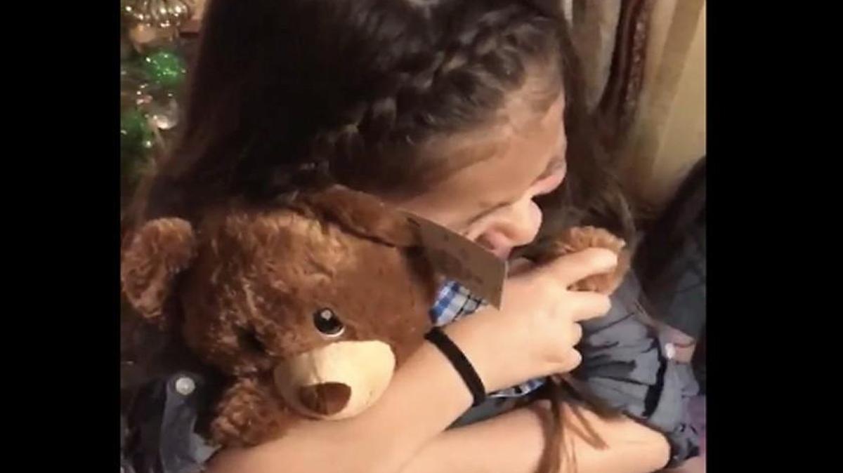 Two little girls in Oklahoma received teddy bears containing audio clips of their late grandfather’s voice.