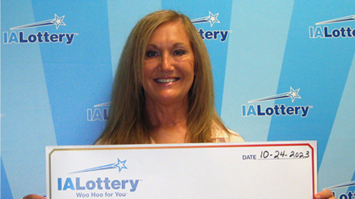Je Rita Whitman won $30,000 playing the Iowa Lottery’s $30,000 Crossword scratch-off game.