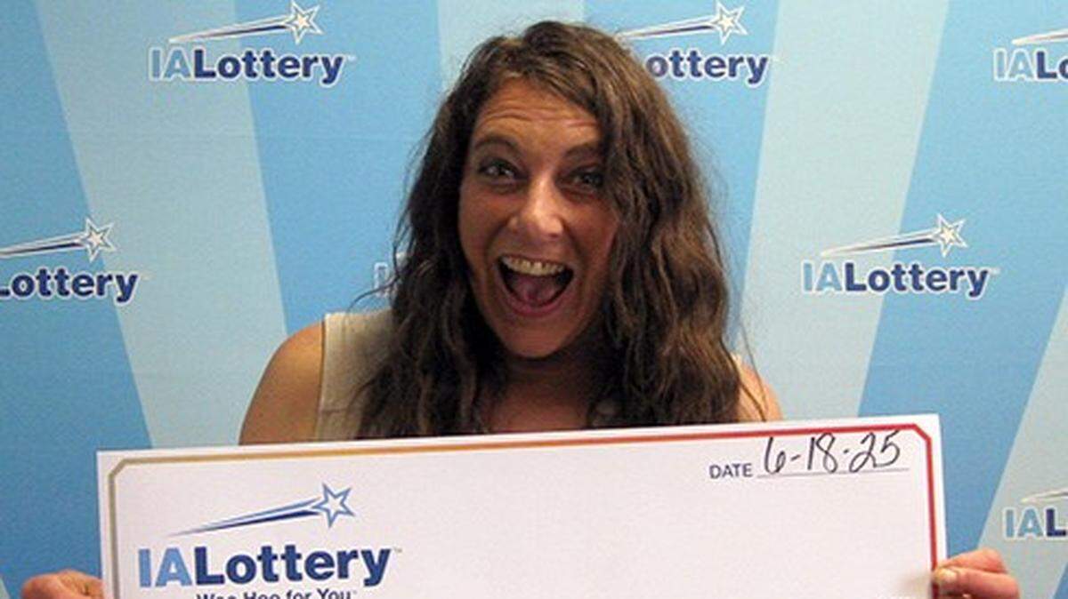 An Iowa woman won a huge lottery prize while on a work break.