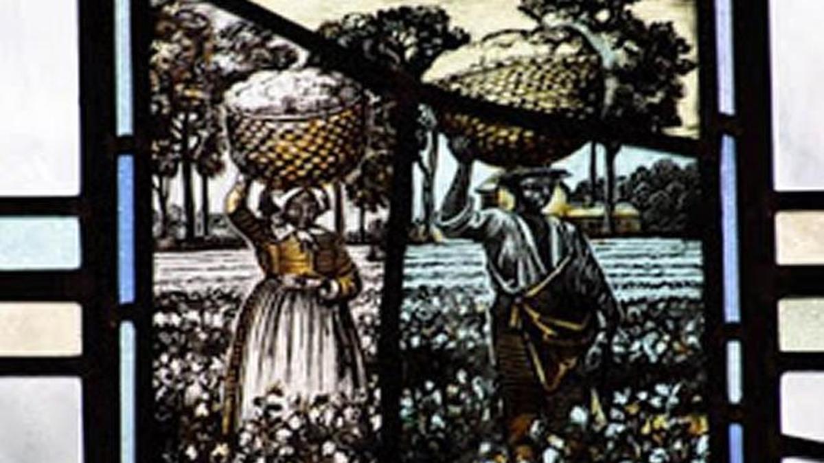 This is the image of two slaves carrying bales of cotton that a black Yale employee broke last month. Corey Menafee now faces a felony charge.