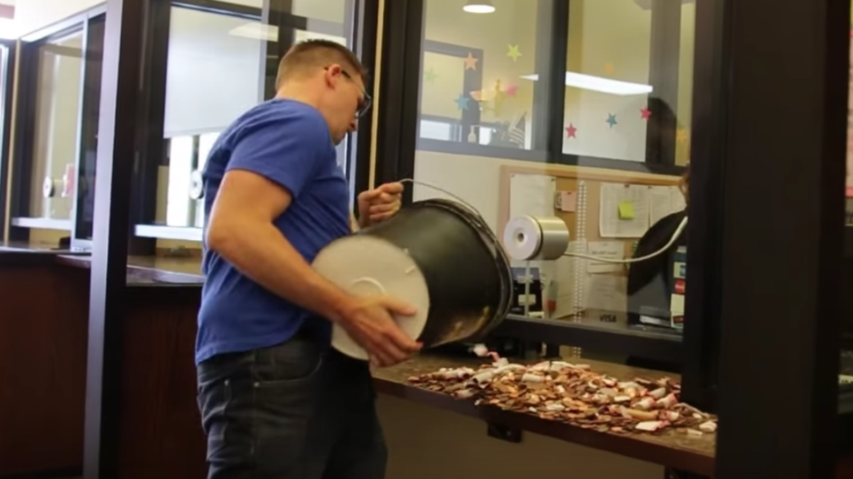 Brett Sanders protested his speeding ticket in Frisco, Texas by paying his fine with 22,000 pennies.