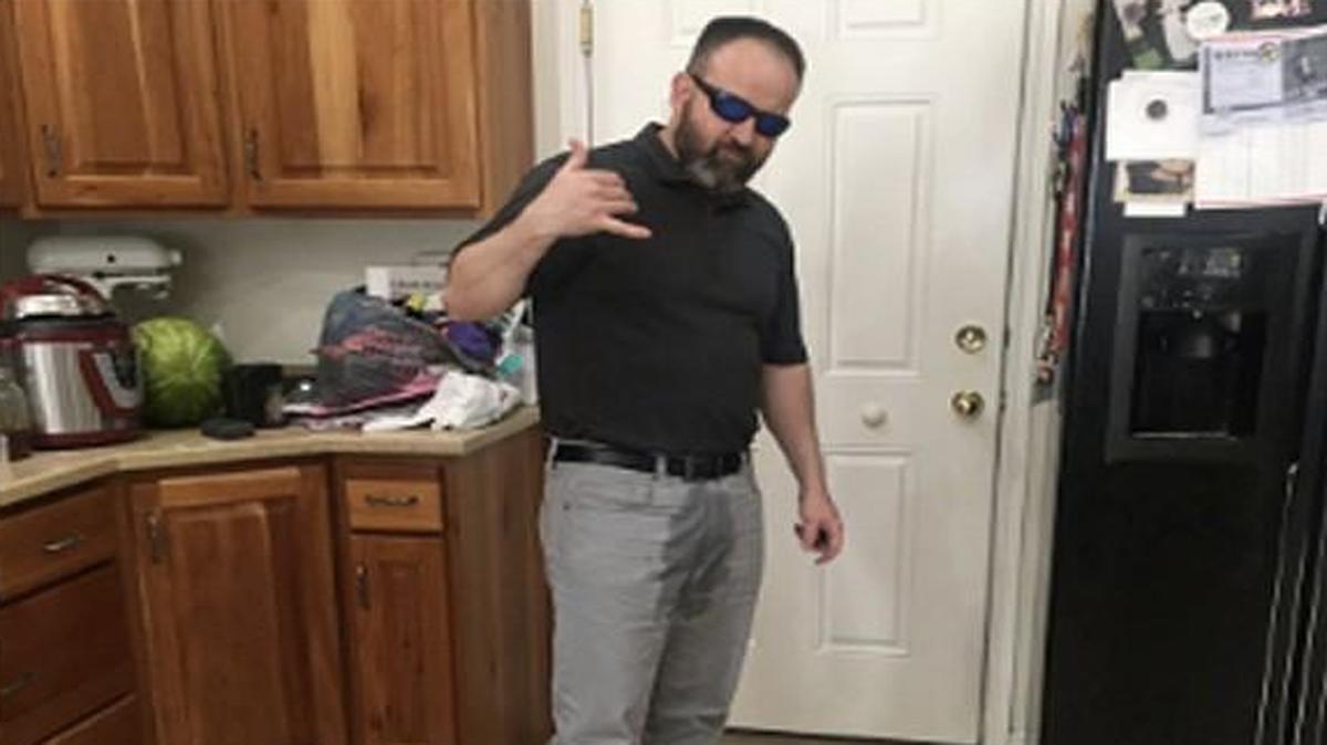 Ben Sowards used his best dad instincts to spare his 6-year-old daughter embarrassment after she accidentally went in her pants at school last week.