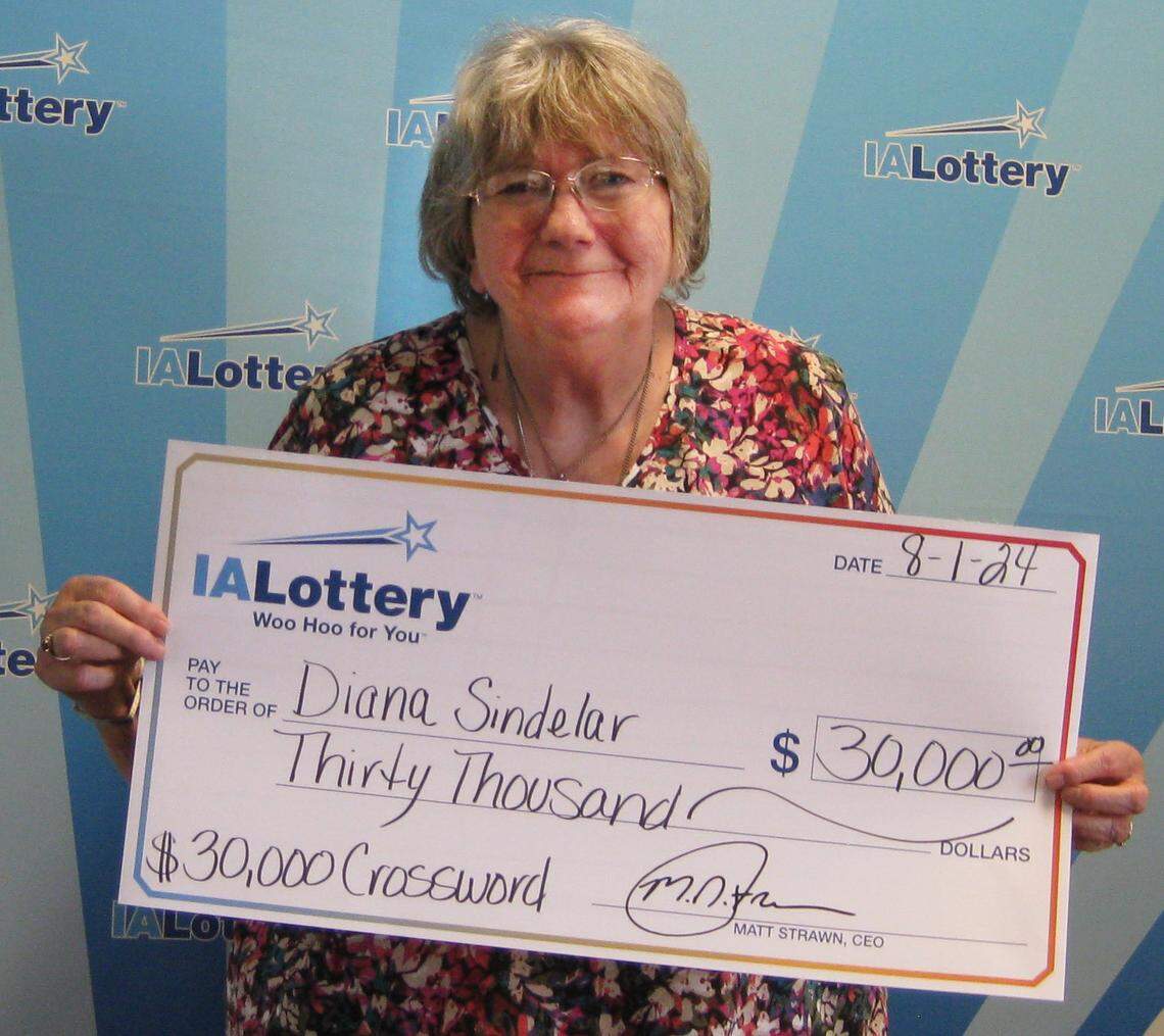 Diana Sindelar won a top prize in the “$30,000 Crossword” Iowa lottery game.