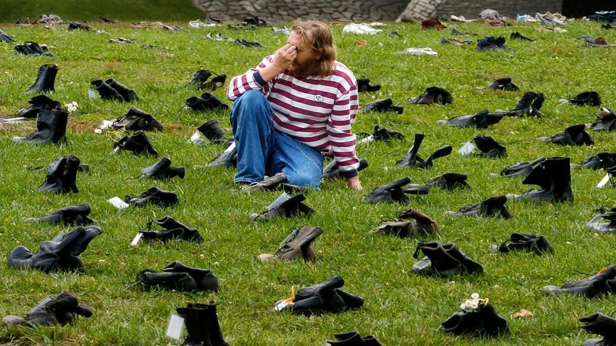 A traveling exhibit called “Eyes Wide Open” came to Kansas City in 2004. Boots represented casualties of the war in Iraq. High casualties from the United States’ involvement in wars over the past 15 years may have tipped the 2016 presidential election away from Hillary Clinton, a new study suggests.