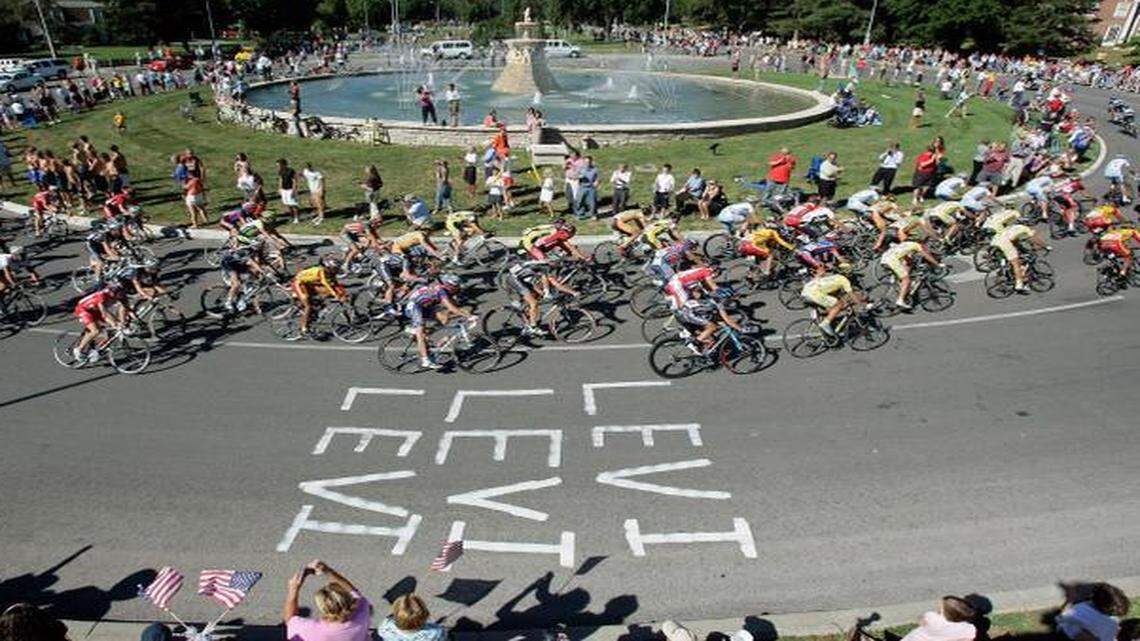 
The Tour of Missouri bike race, circling Meyer Circle in 2007, was just one of the many events that have used parts of Ward Parkway. 
