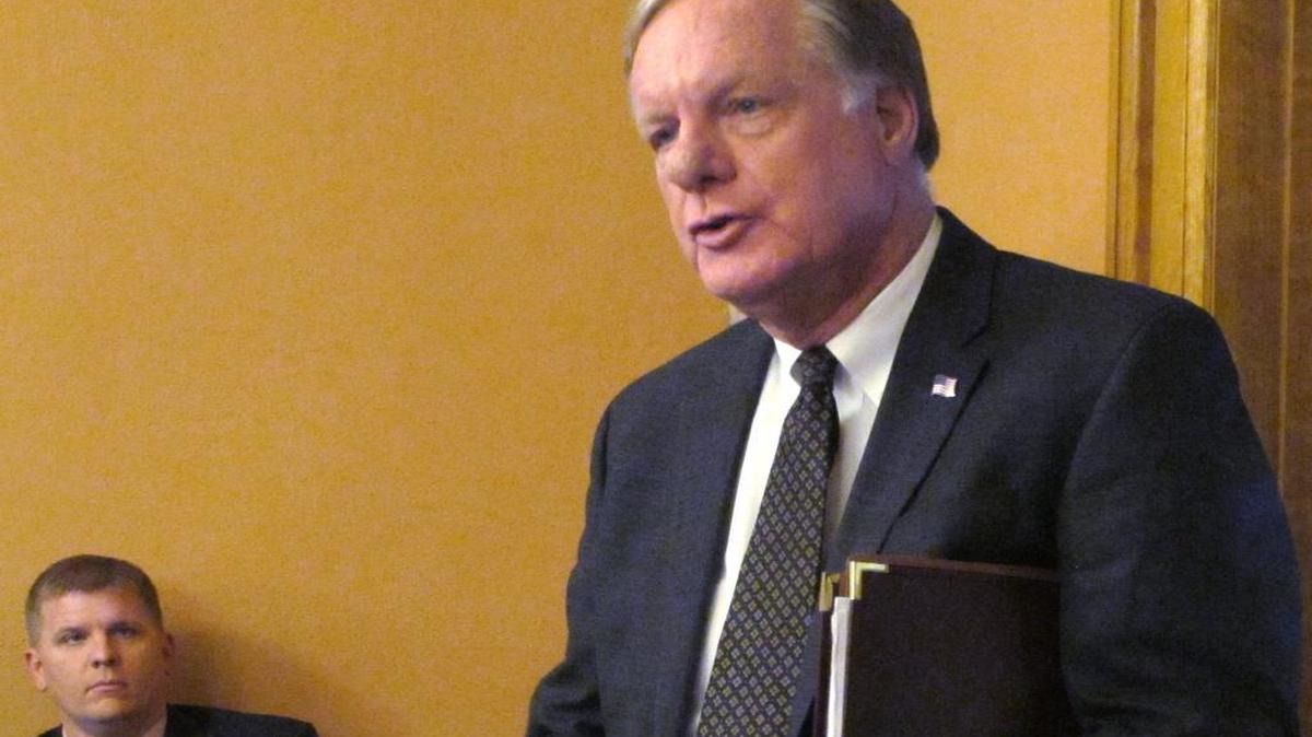 
Kansas Revenue Secretary Nick Jordan told Republican state senators that Gov. Sam Brownback would veto legislative proposals to raise business taxes to close a budget shortfall, Sunday, May 31, 2015, at the Statehouse in Topeka. Seated nearby was Shawn Sullivan, the governor's budget director. (AP Photo/John Hanna)
