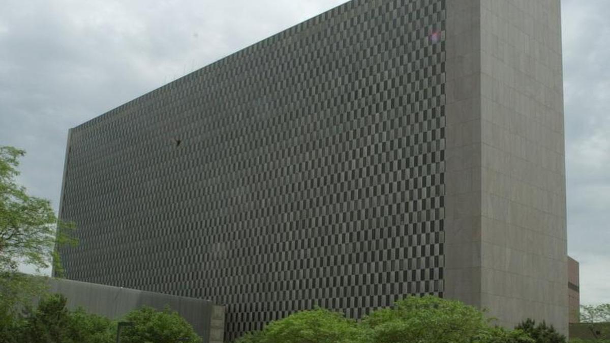 Many federal workers in the Kansas City area, some of whom work in the Bolling Federal Building in Kansas City, have questions about some orders by the Trump administration.