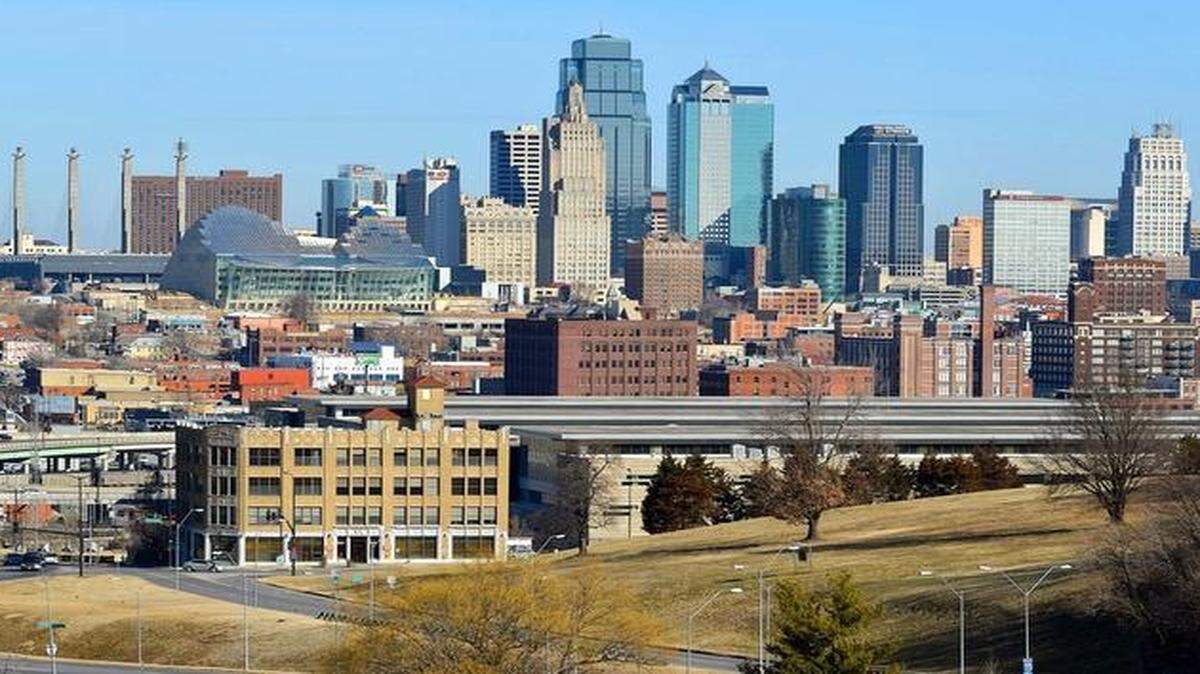 
The Kansas City Council is considering requiring large buildings to publicly report their energy consumption in hopes of increasing efficiency.
