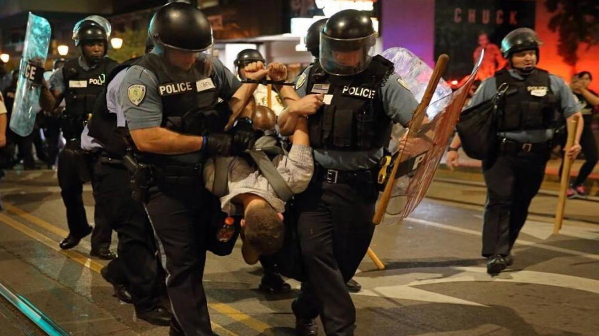 Jeffrey Blackman (being carried) was called out by the governor for a crime he didn’t commit, a report says.