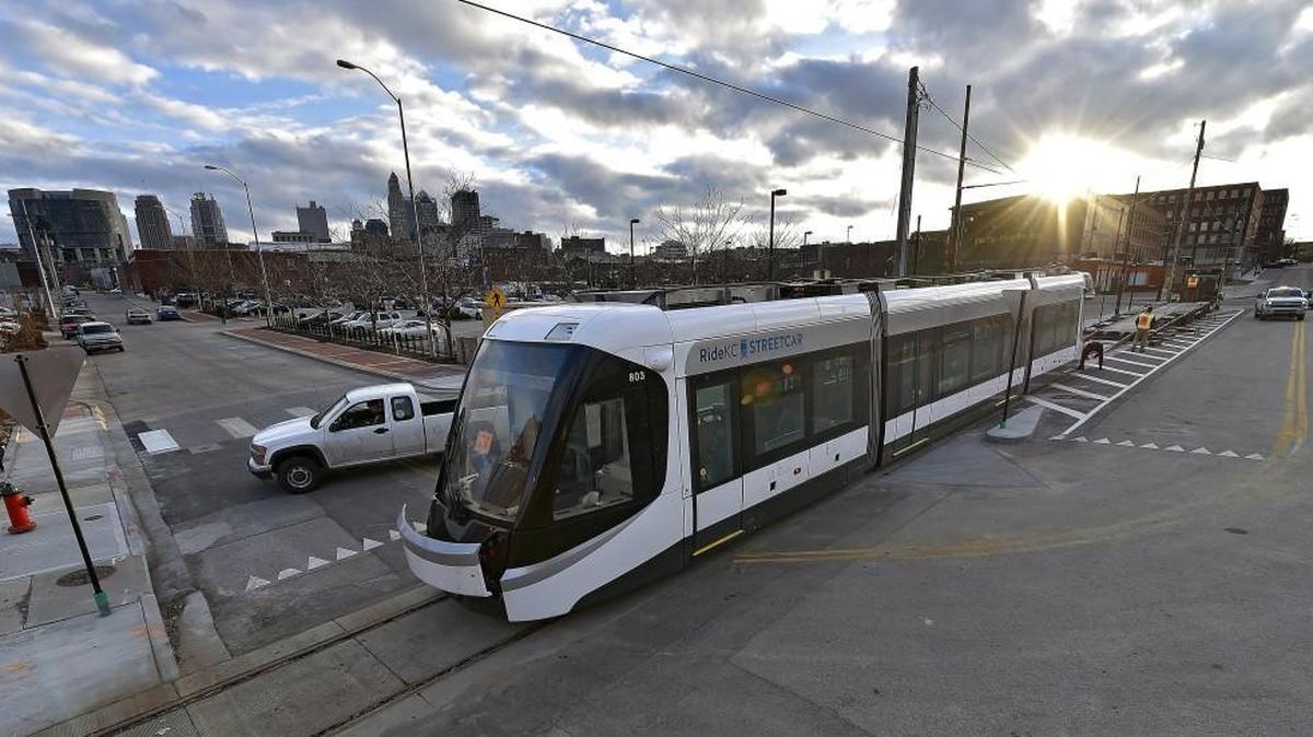 Amalgamated Transit Union Local 1287 has asked a Jackson County circuit judge to halt work on Kansas City’s streetcar project until a pending dispute with the city is resolved.