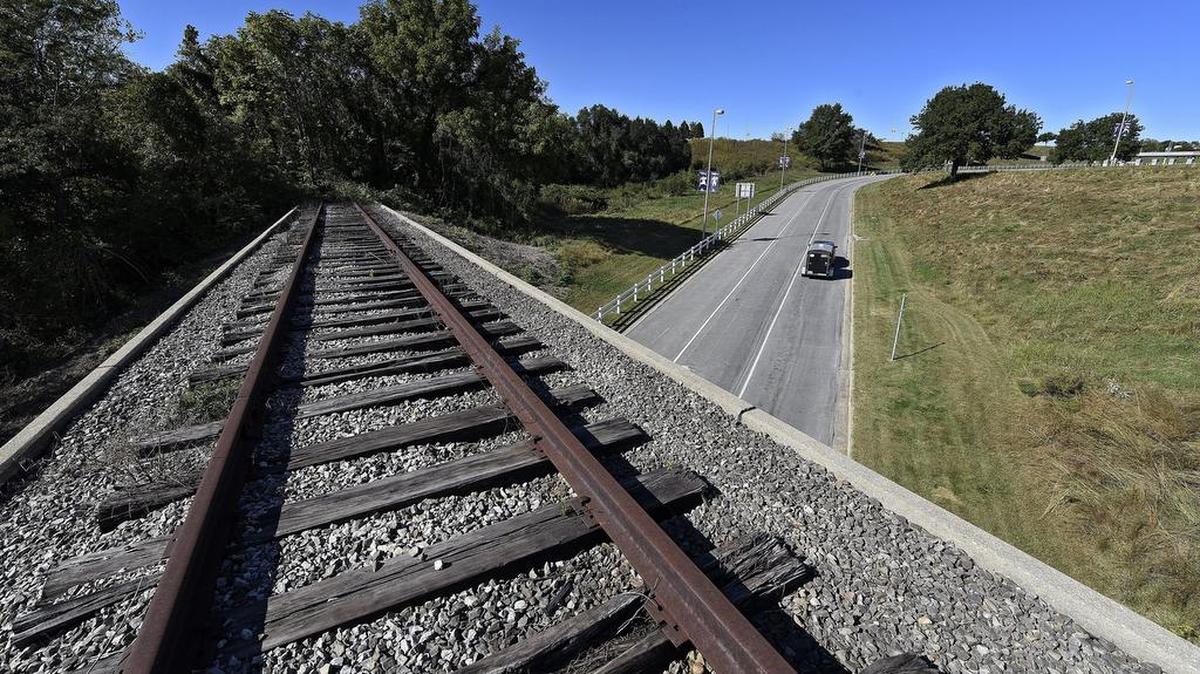 Jackson County takes ownership Monday of an inactive rail right-of-way, which puts it close to linking KC with Missouri’s cross-state Katy Trail. The old Rock Island railroad bridge crosses over the entrance to the Truman Sports Complex at gate 4.