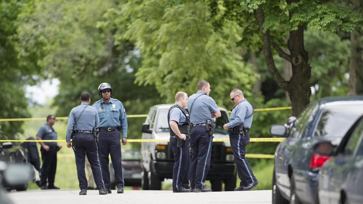 City Manager Troy Schulte has estimated that if the earnings tax revenue disappears, 800 Kansas City police officers would have to be let go over 10 years.