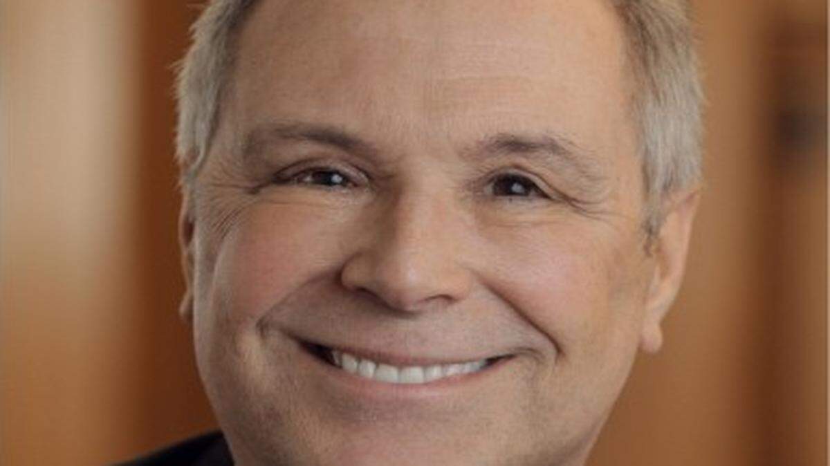 
Johnson County Chief Judge Kevin Moriarty issued an order for court clerks to give marriage licenses to same-sex couples.
