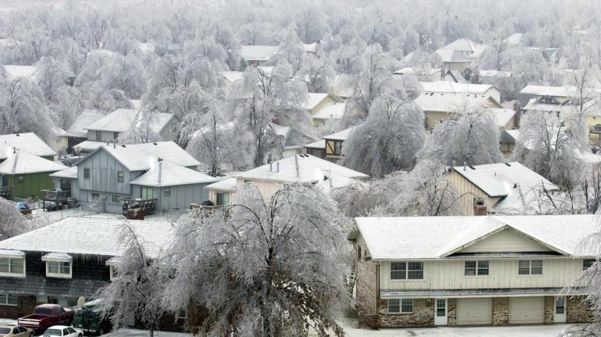 There are a few advantages to a delay in spring weather. Who wants to go swimsuit shopping when there's snow falling?
